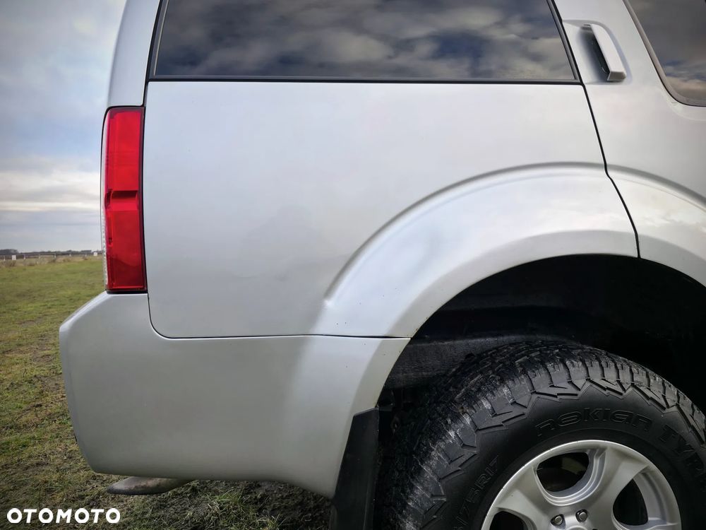 Nissan Pathfinder - 32