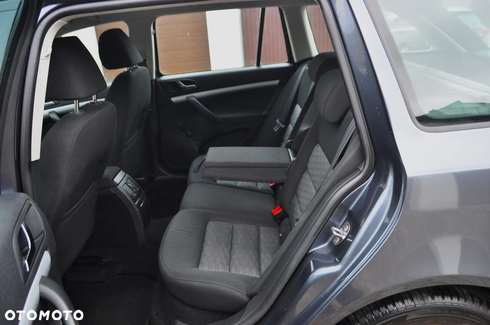 Skoda Octavia 1.6 Combi Selection - 28