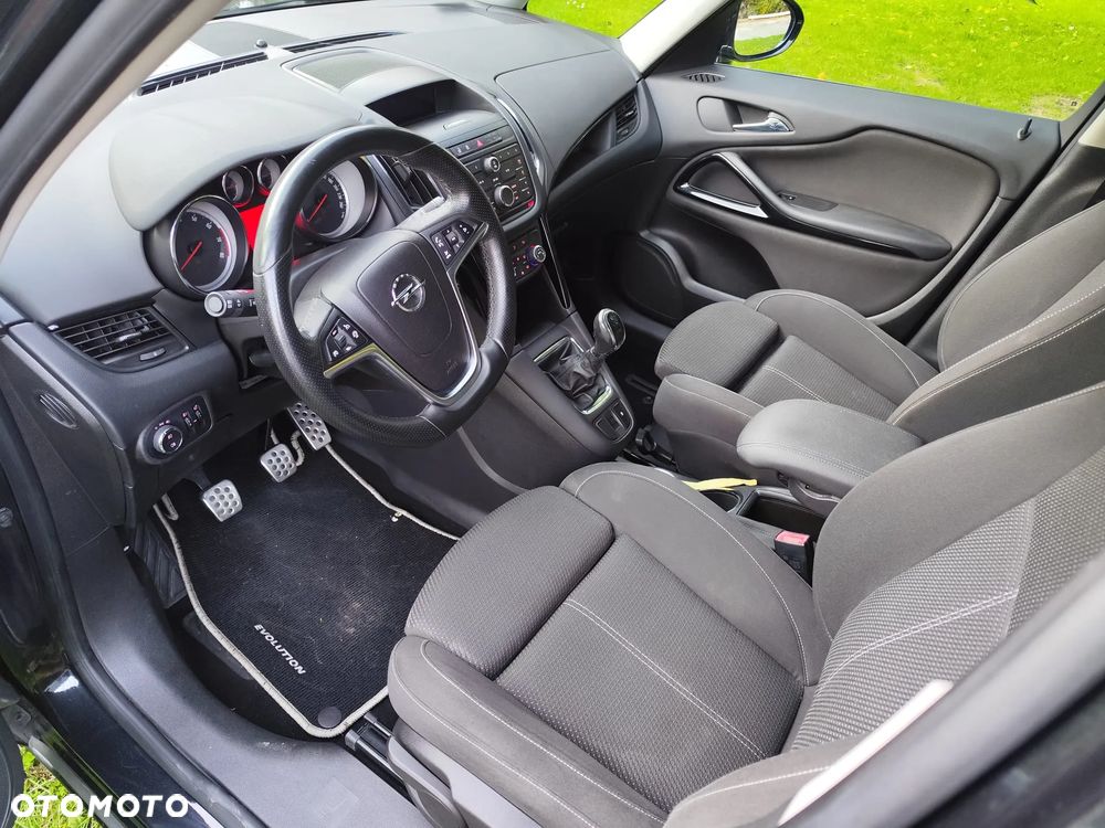 Opel Zafira 2012 photo 5