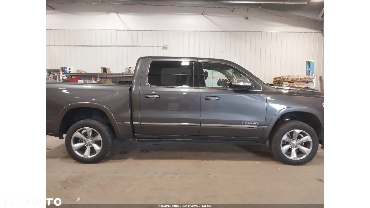 RAM 1500 Crew Cab Limited - 8