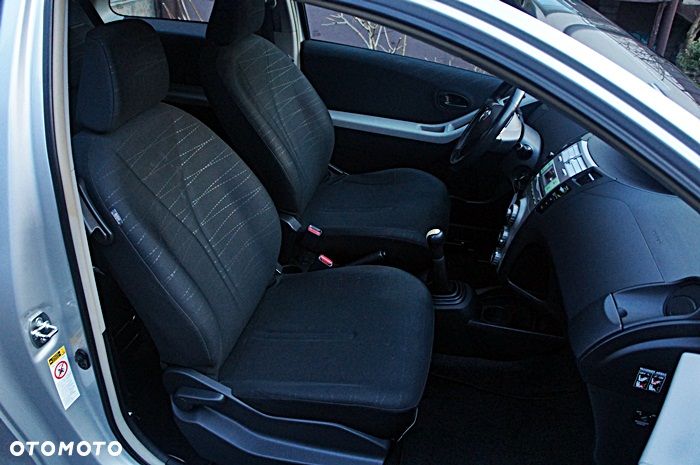 Toyota Yaris 1.3 VVT-i Cool - 18