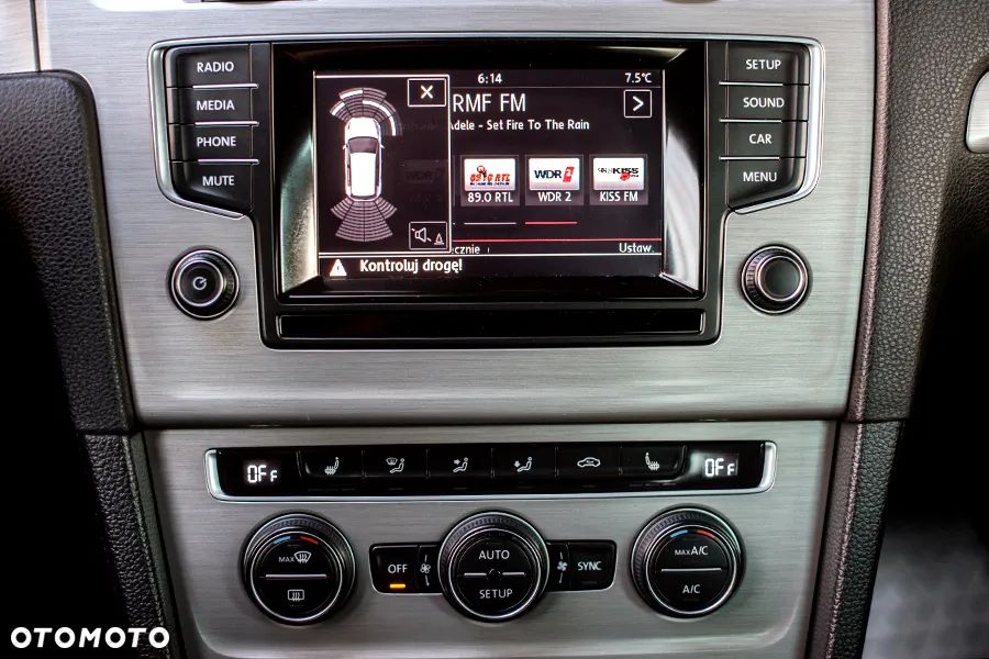 Volkswagen Golf - 24