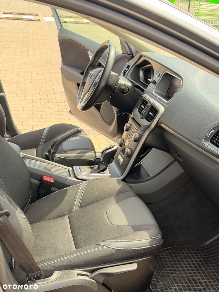 Volvo V40 - 18