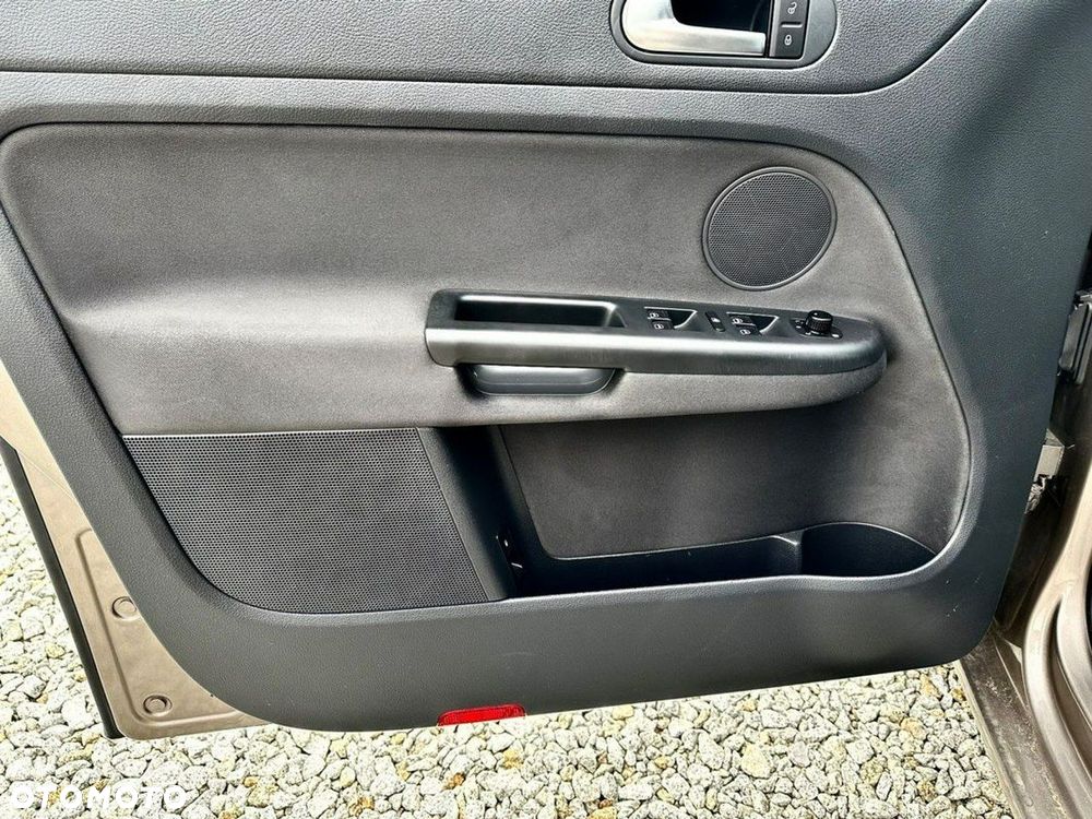 Volkswagen Golf Plus 1.6 TDI Highline - 11