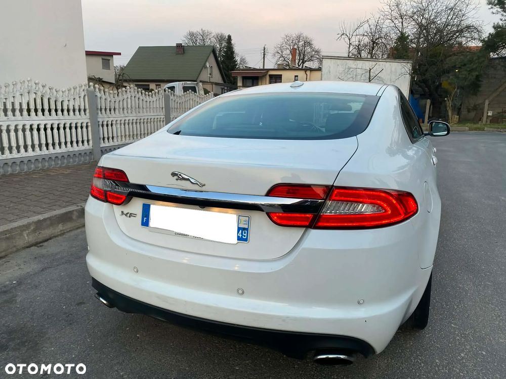 Jaguar XF 3.0 V6 D Luxury - 38