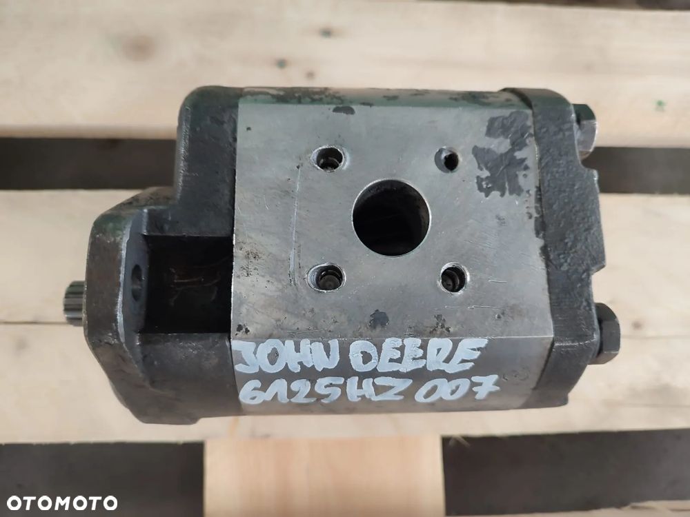 Pompa hydrauliczna zębata silnika JOHN DEERE 6125HZ007 - 2