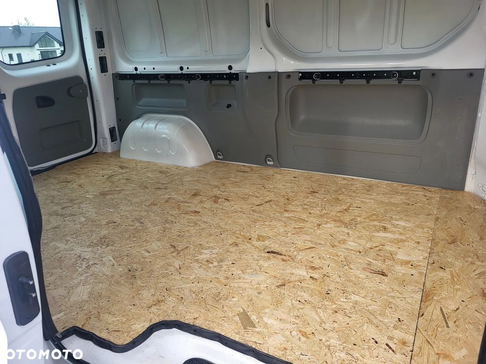 Opel VIVARO - 11