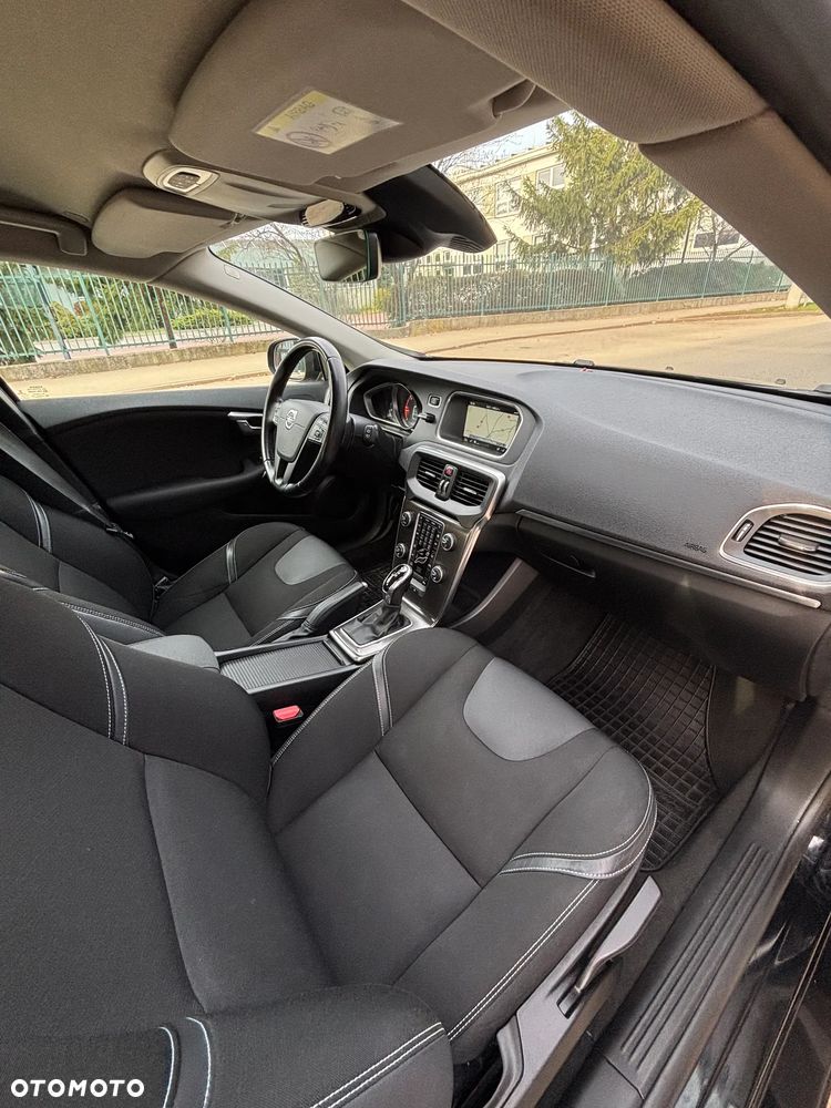 Volvo V40 D3 Geartronic Summum - 24