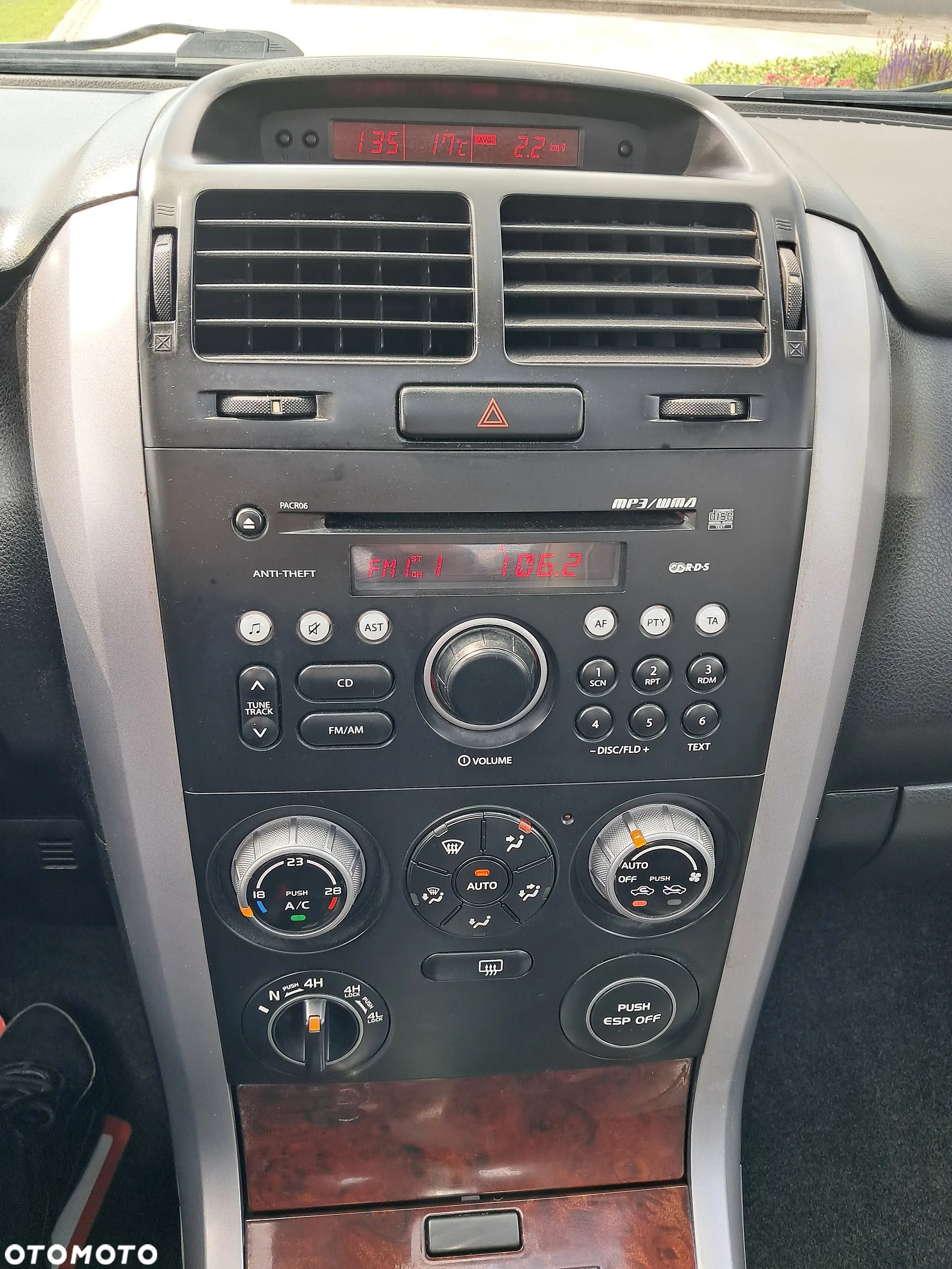 Suzuki Grand Vitara 2.0 De luxe - 22