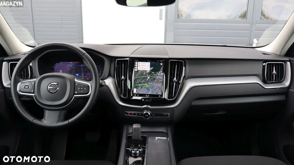 Volvo XC 60 B4 B Momentum - 10