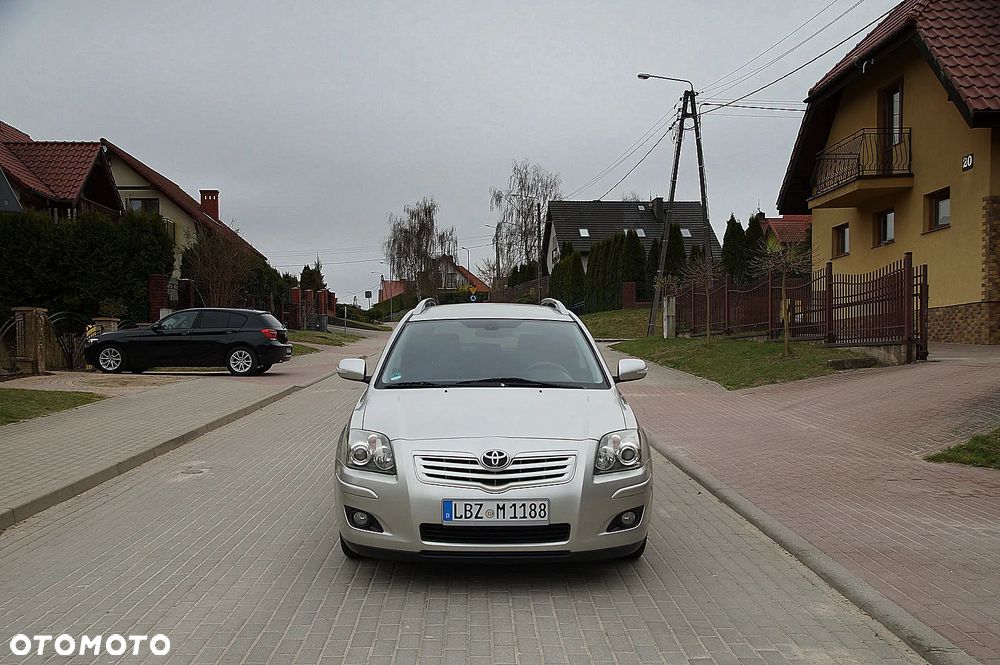 Toyota Avensis 1.8 VVT-i Sol Premium - 9
