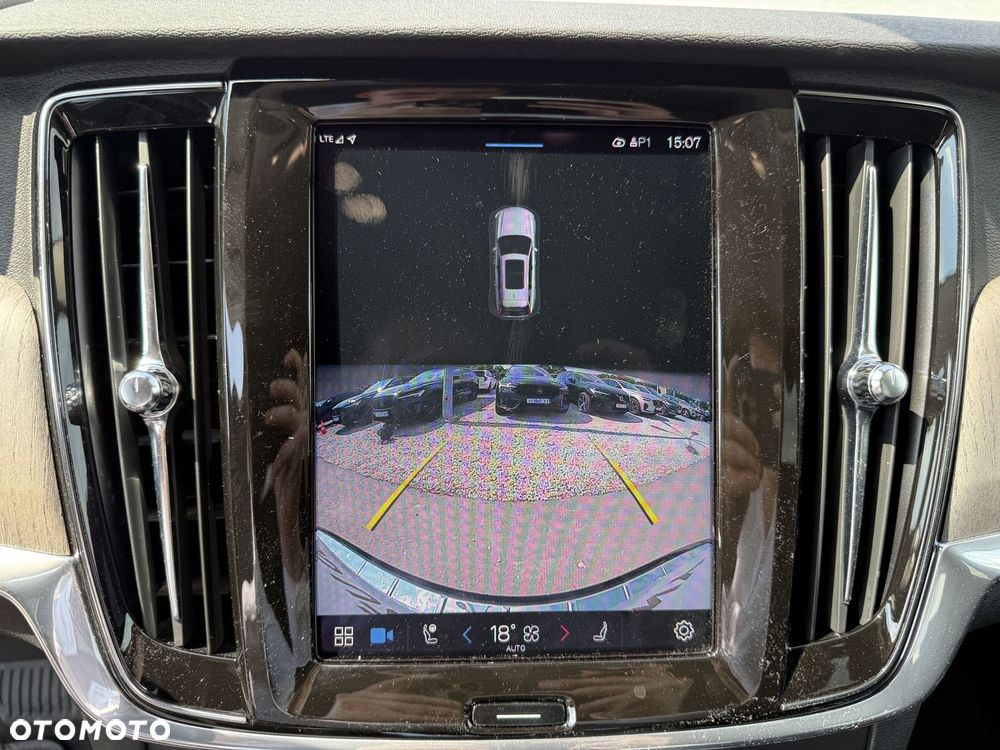 Volvo V90 Cross Country - 27