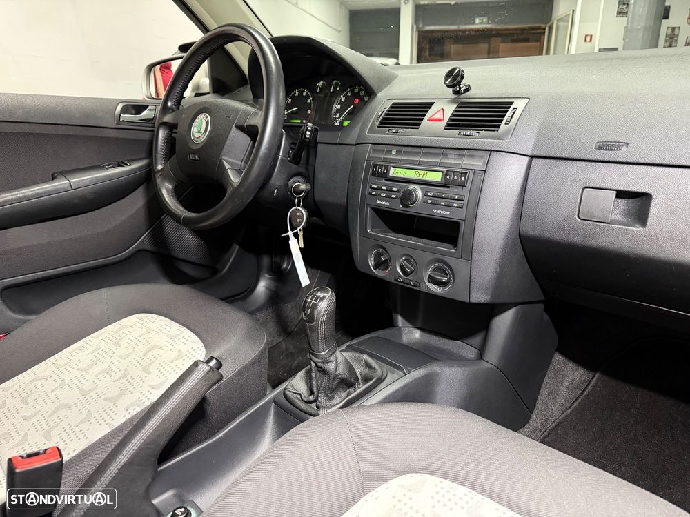 Skoda Fabia Break 1.4 16V Sport - 12