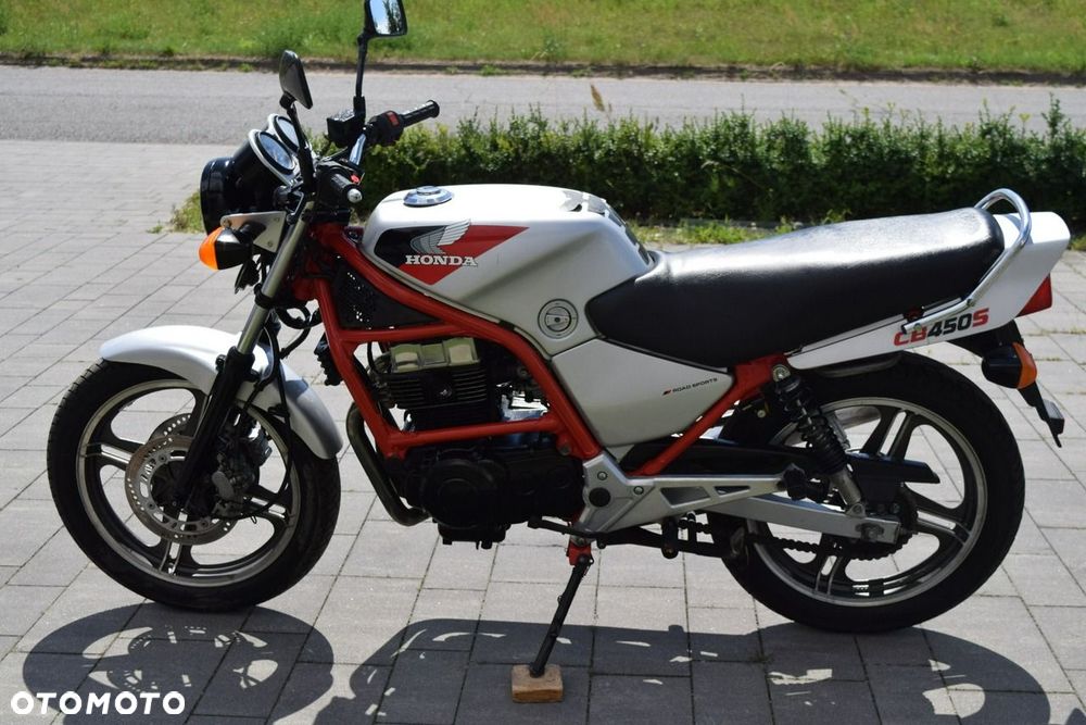 Honda CB - 12