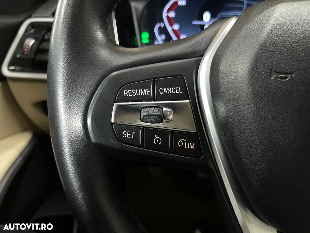 BMW Seria 3 320d xDrive AT MHEV - 24