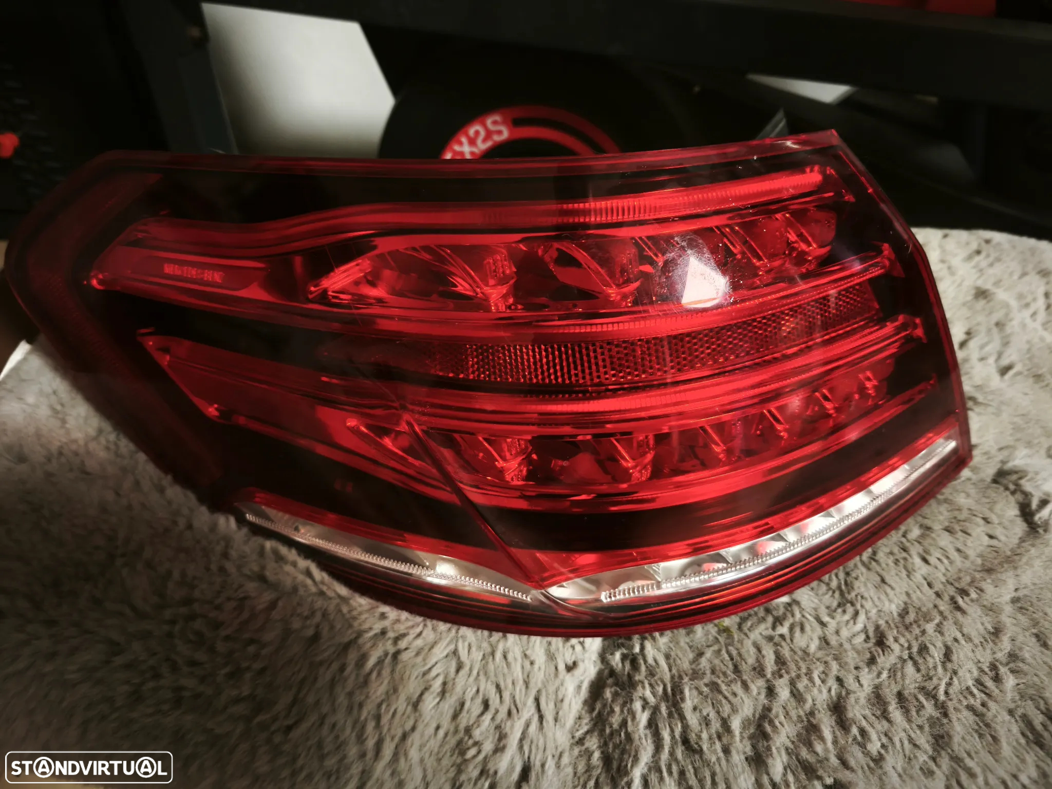 Farolim esquerdo Led painel Mercedes w212 - A212906703 - 2