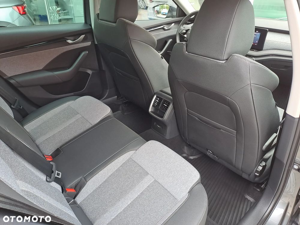 Skoda Octavia 1.5 TSI mHEV Selection DSG - 11