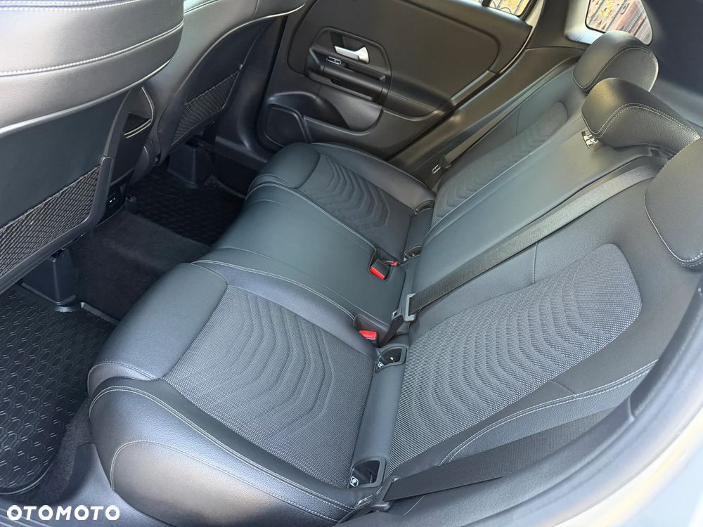 Mercedes-Benz GLA 200 Style - 31