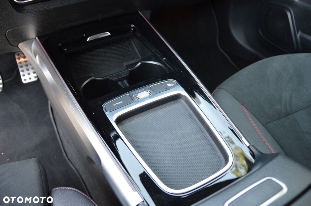 Mercedes-Benz GLB - 17