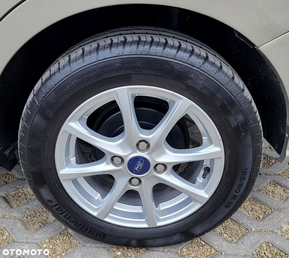 Ford Tourneo Courier 1.0 EcoBoost S&S Titanium - 29