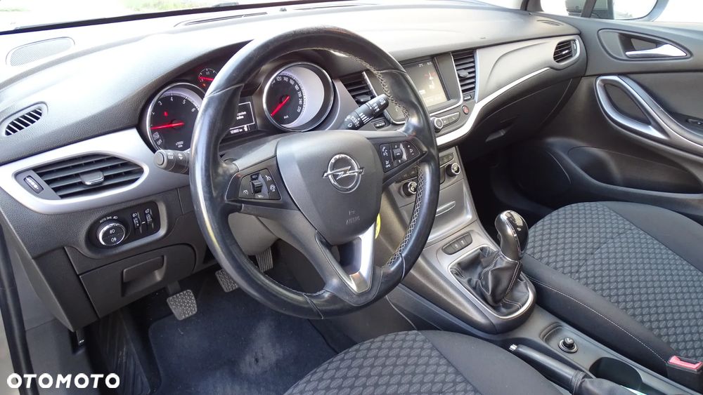 Opel Astra V 1.4 T Dynamic - 11