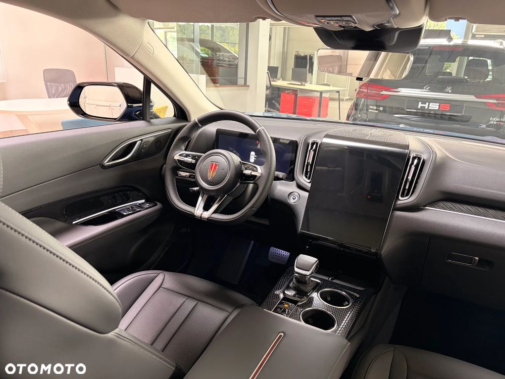 Hongqi HS3 - 6