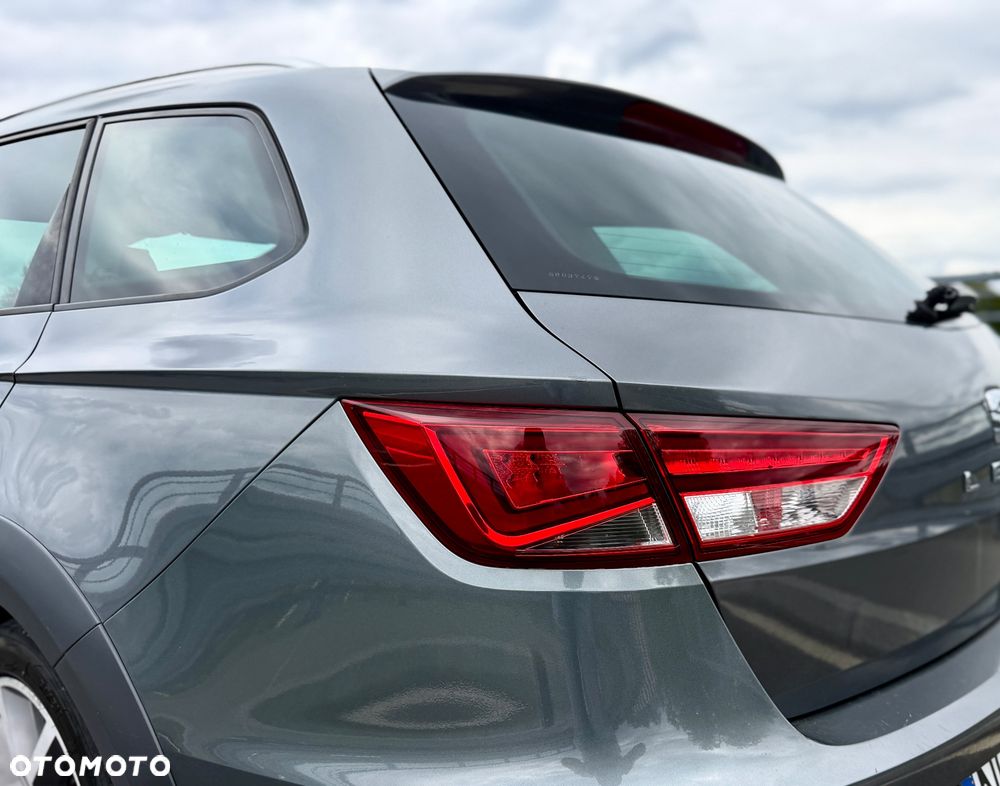 Seat Leon 2.0 TDI Xcellence S&S DSG - 35