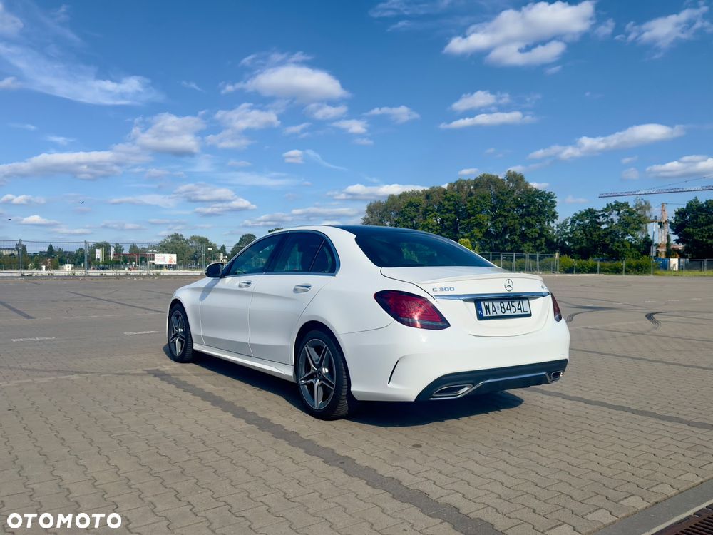 Mercedes-Benz Klasa C 300 4Matic 9G-TRONIC AMG Line - 4