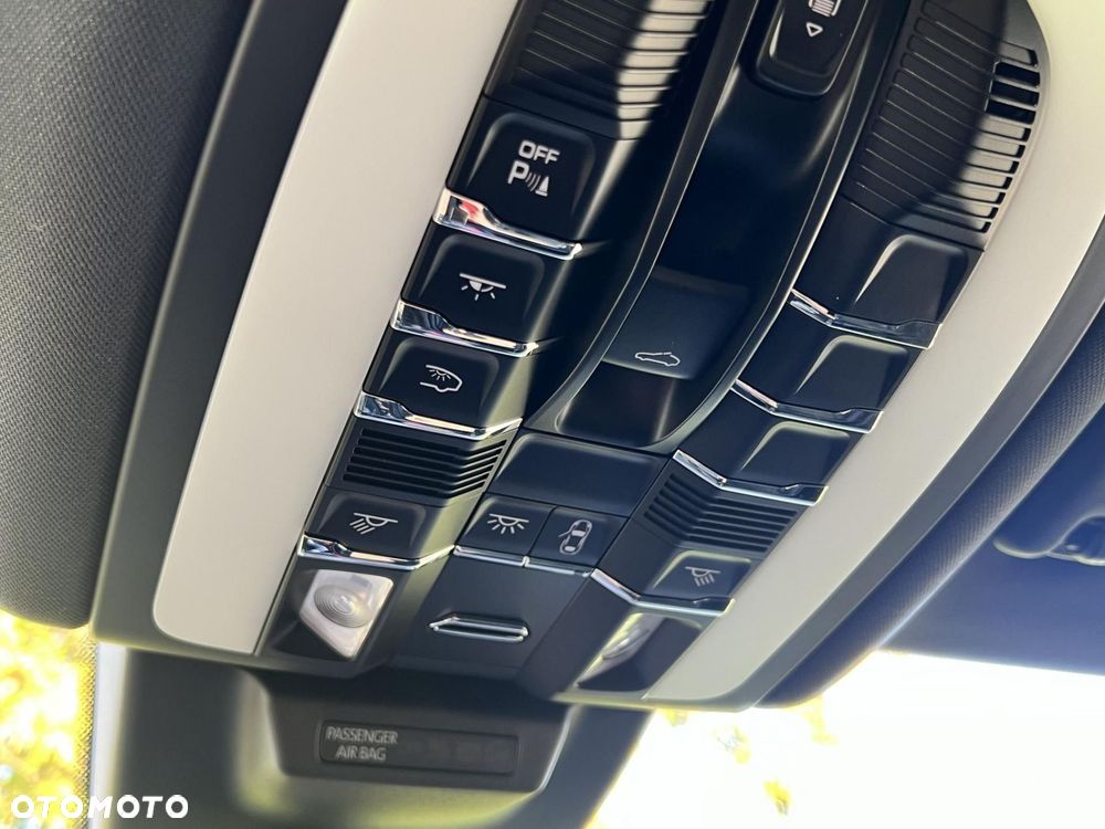 Porsche Macan - 33