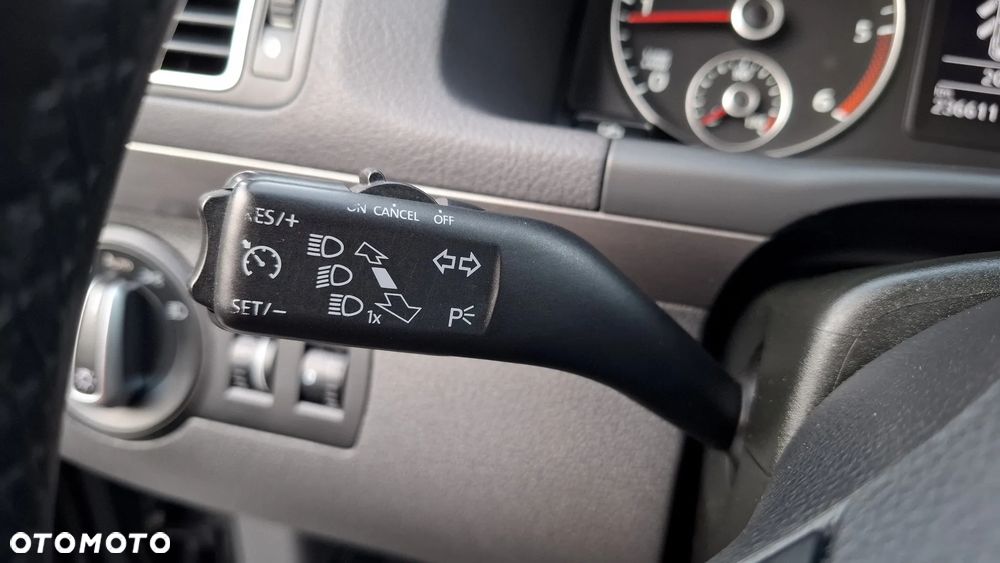 Volkswagen Touran - 30