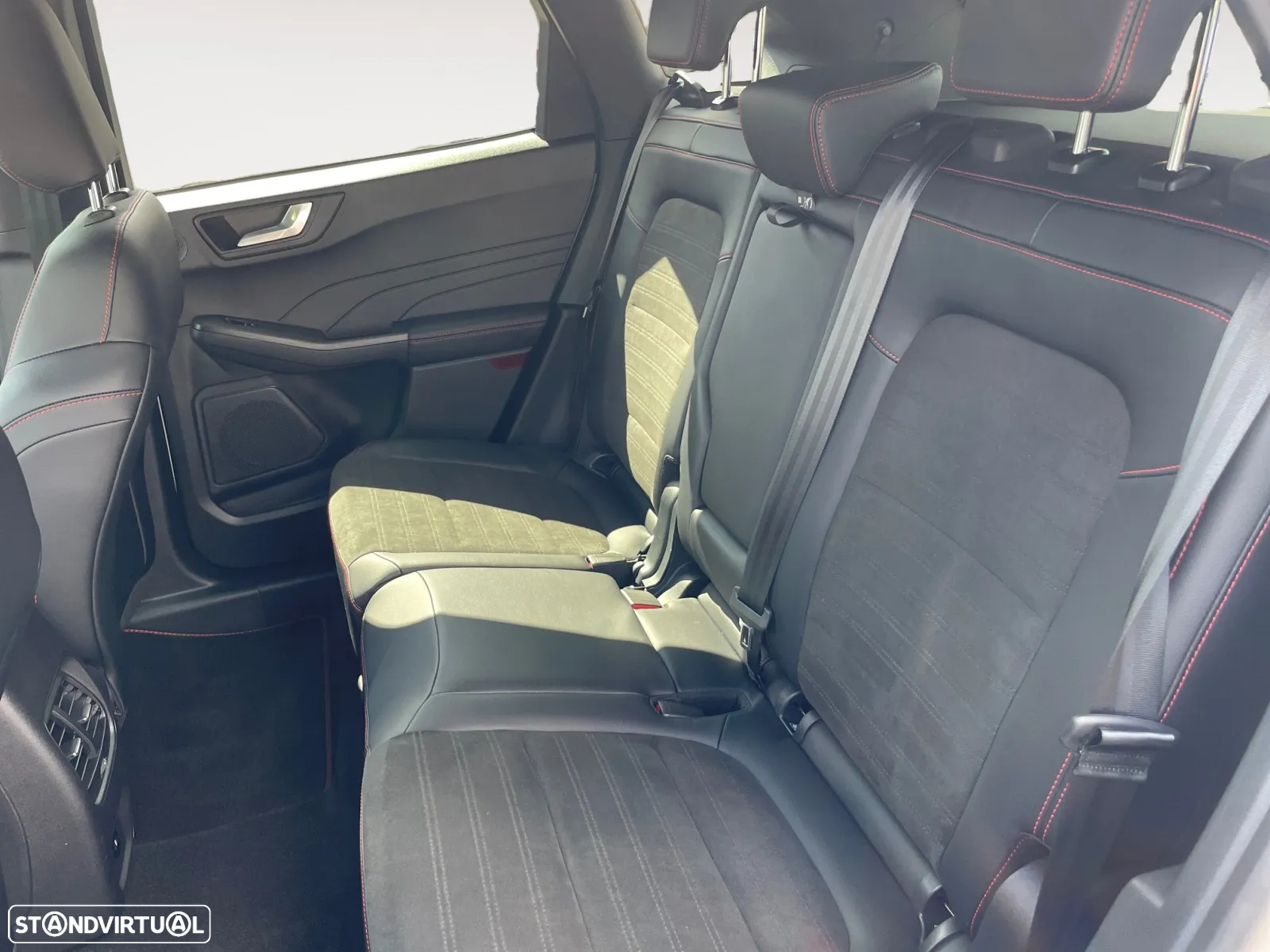 Ford Kuga 2.5 PHEV ST-Line X - 15