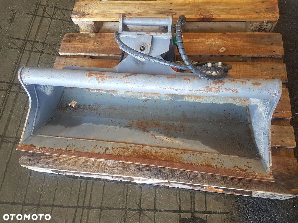 JCB 8018 CTS , rok 2012 - 13