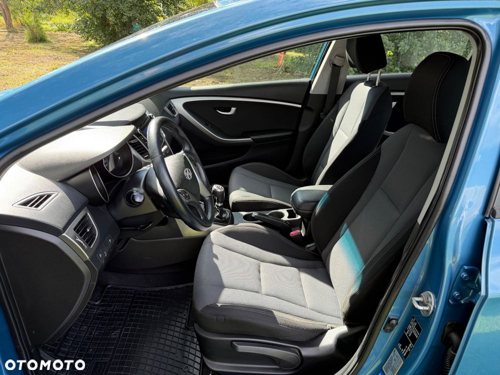 Hyundai i30 blue 1.6 GDI Style - 13