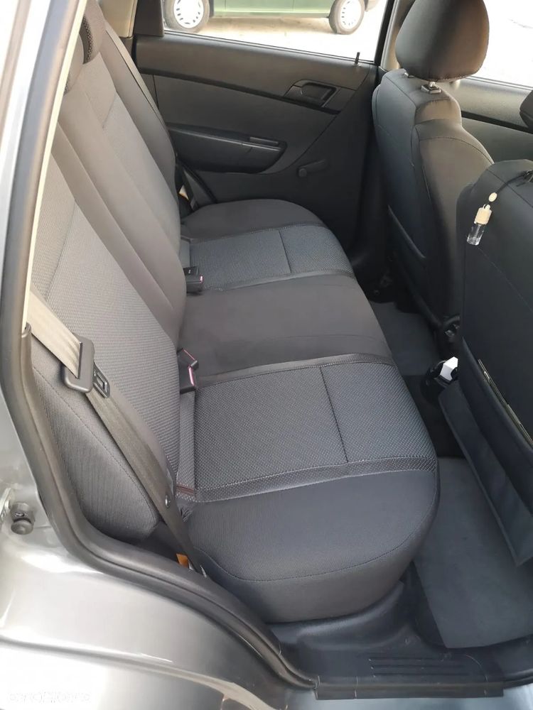 Chevrolet Aveo 1.2 16V Base - 10