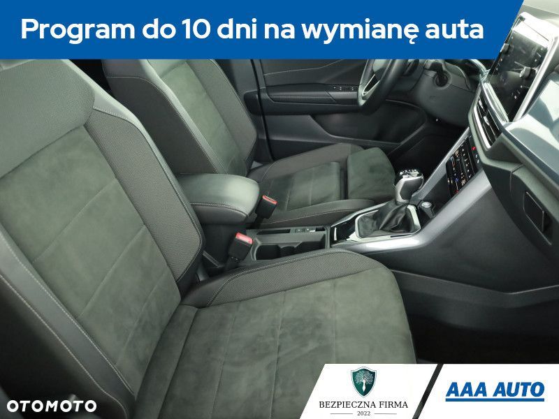 Volkswagen T-Roc - 9