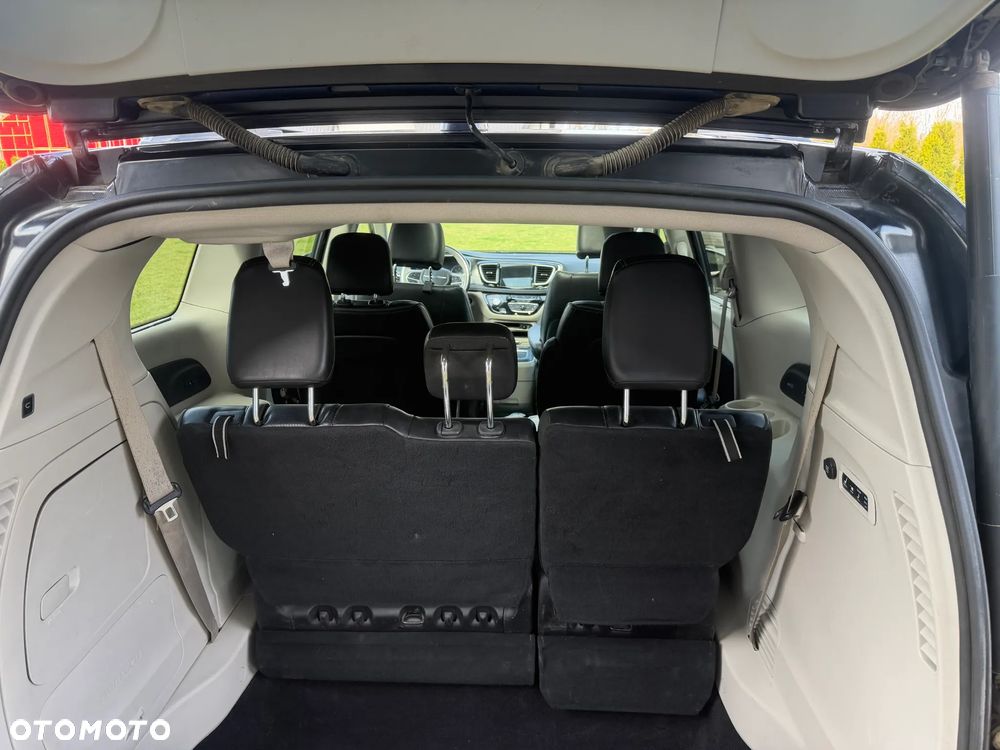 Chrysler Pacifica - 37