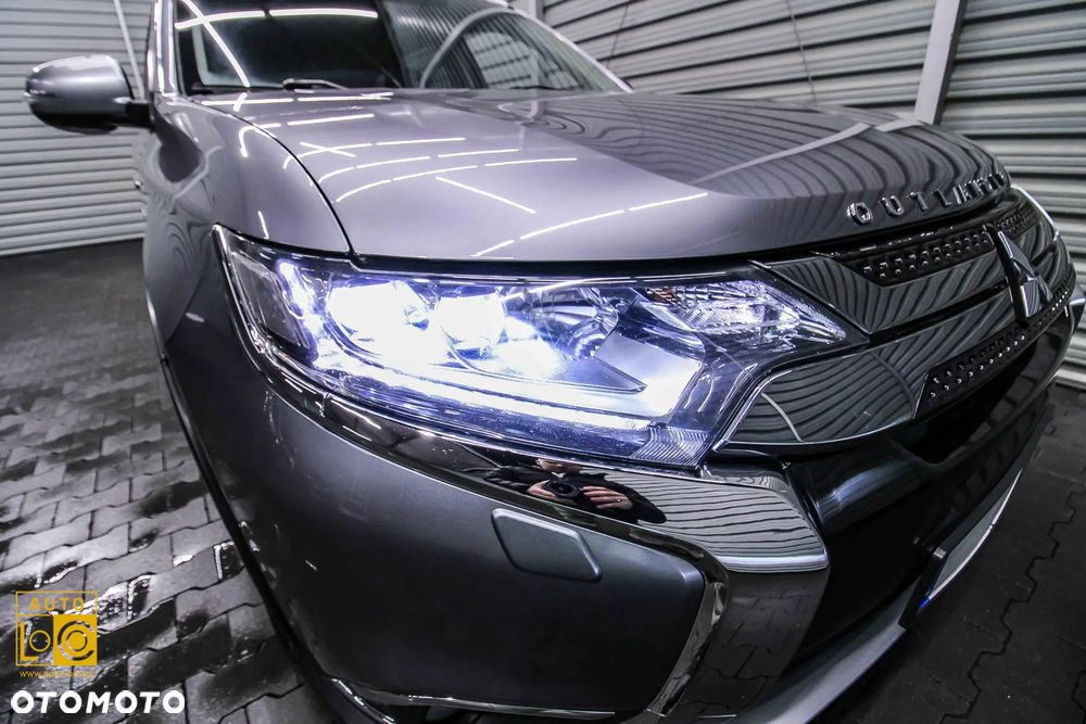 Mitsubishi Outlander 2.0 Instyle Navi 4WD CVT - 34