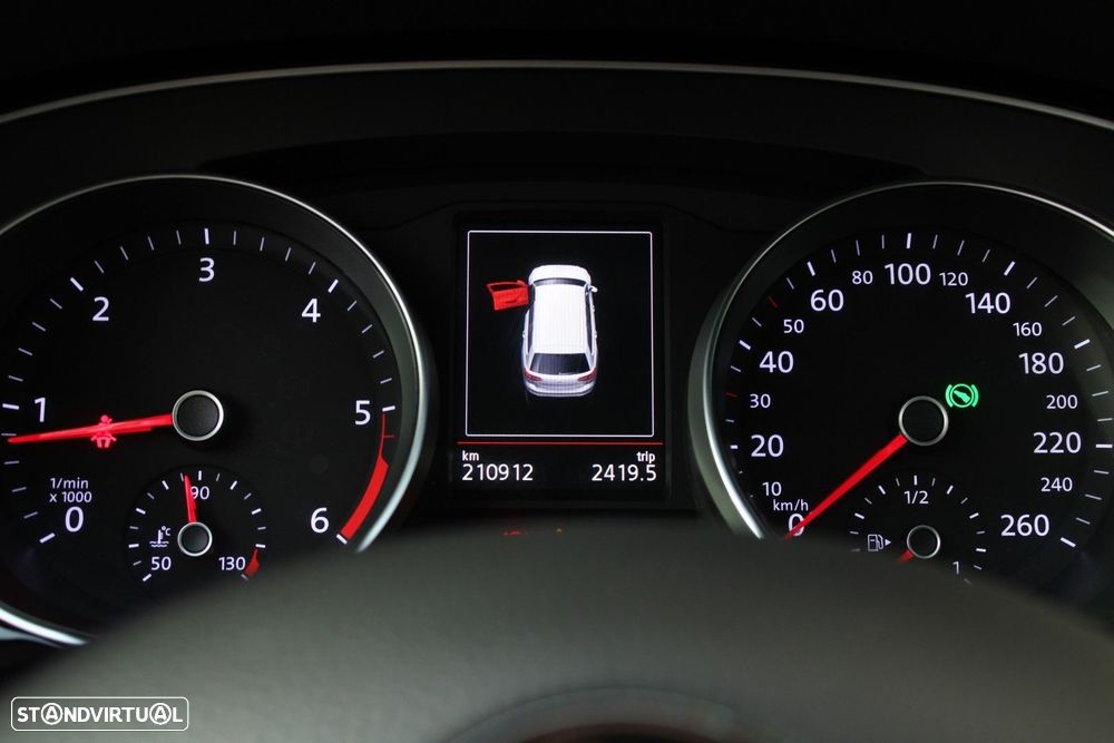 VW Passat Variant 2.0 TDi Highline DSG - 17