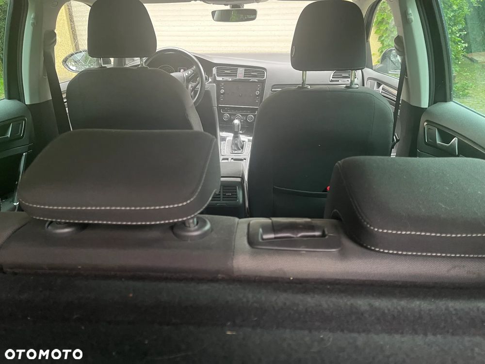 Volkswagen Golf - 6