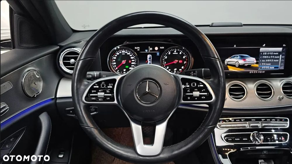 Mercedes-Benz Klasa E 300 9G-TRONIC Avantgarde - 8