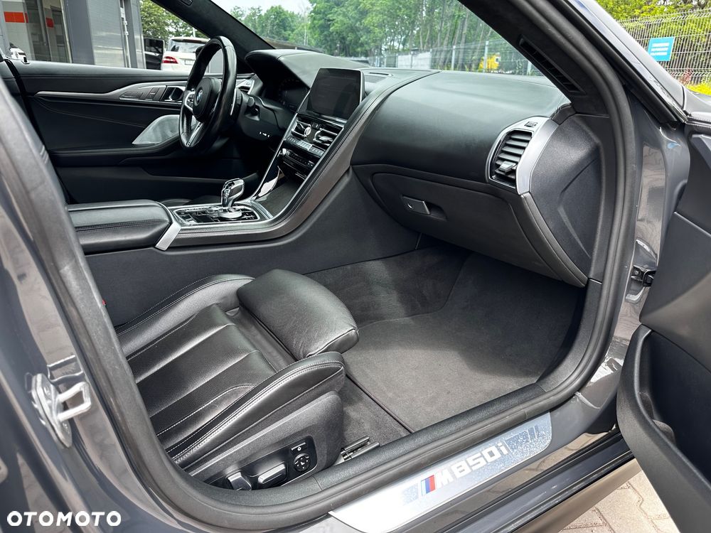 BMW Seria 8 - 35