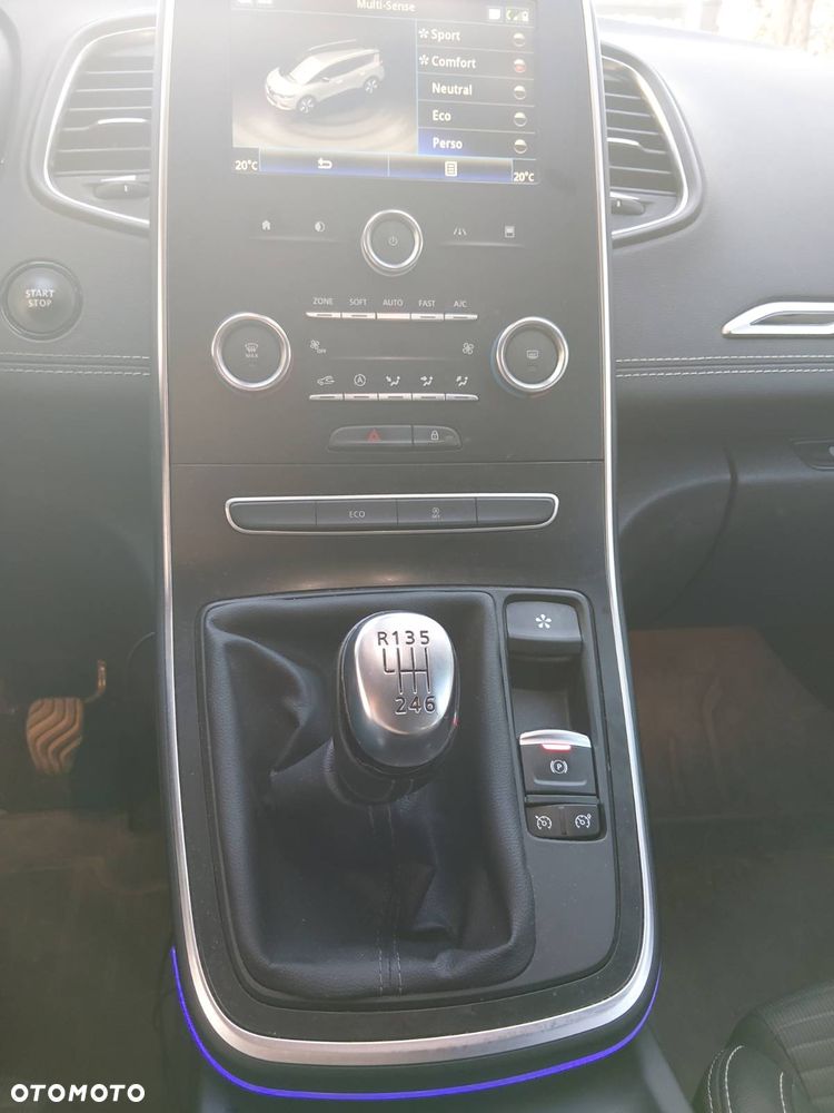 Renault Scenic 1.3 TCe FAP Intens - 17