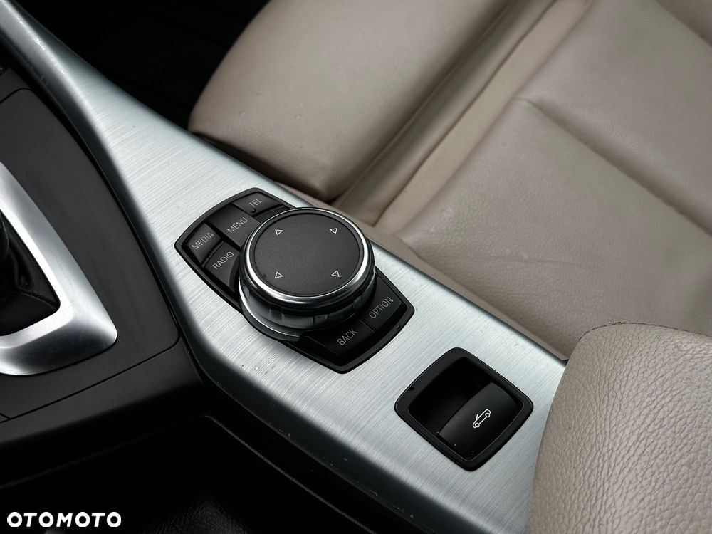 BMW Seria 2 225d Luxury Line - 23