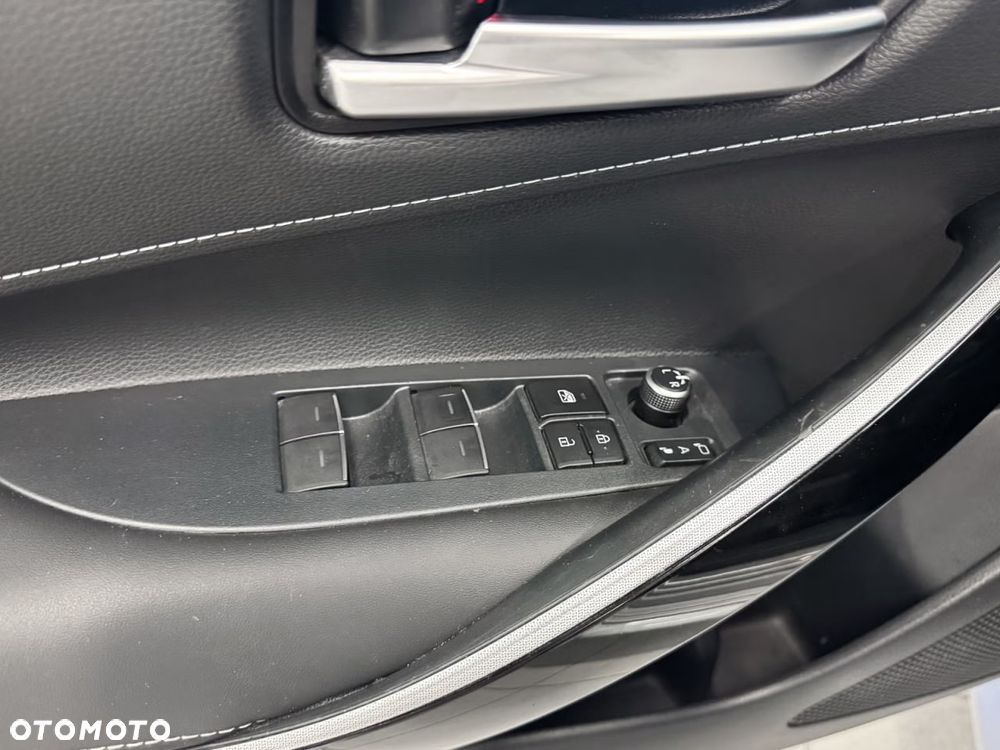 Toyota Corolla 1.8 Hybrid Comfort - 22