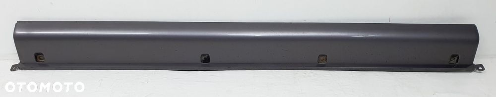 LISTWA NAKŁADKA PROGU LEWA WARM SILVER / YK HYUNDAI TERRACAN 87782-H1500 - 1