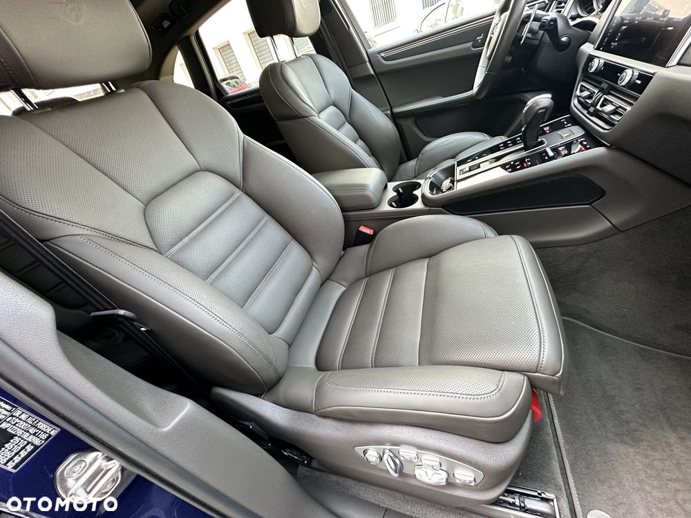 Porsche Macan T - 22