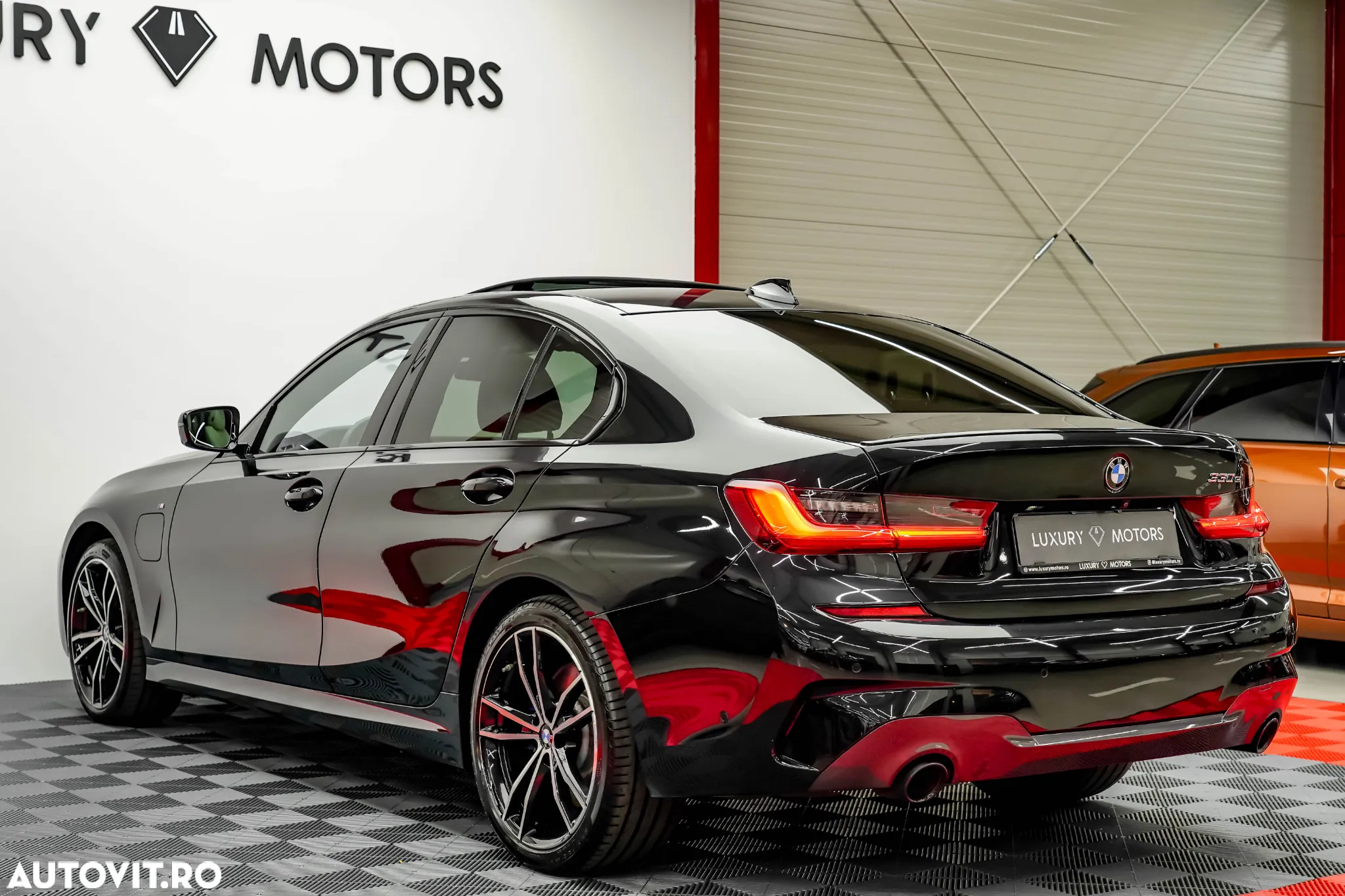 BMW Seria 3 330e Aut. M Sport - 11