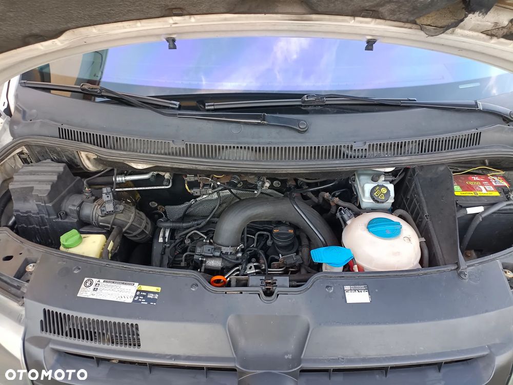 Volkswagen Caravelle - 22