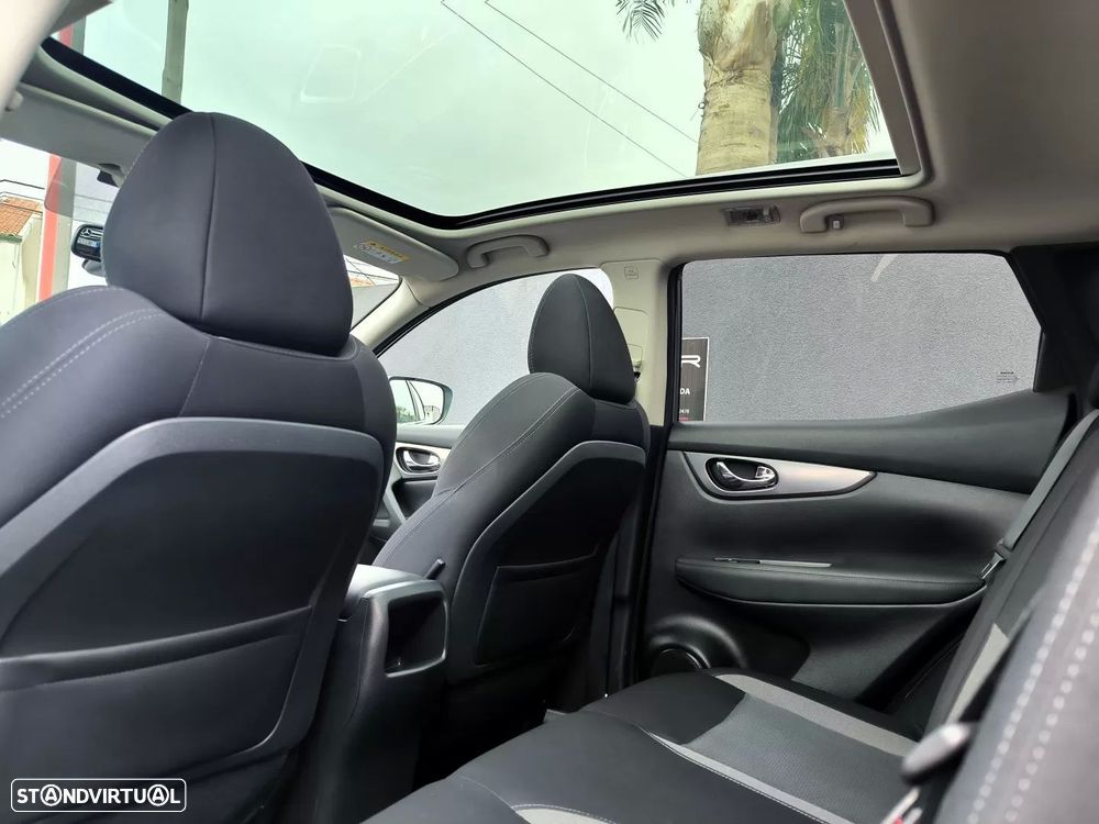 Nissan Qashqai 1.5 dCi N-Connecta J18 - 30