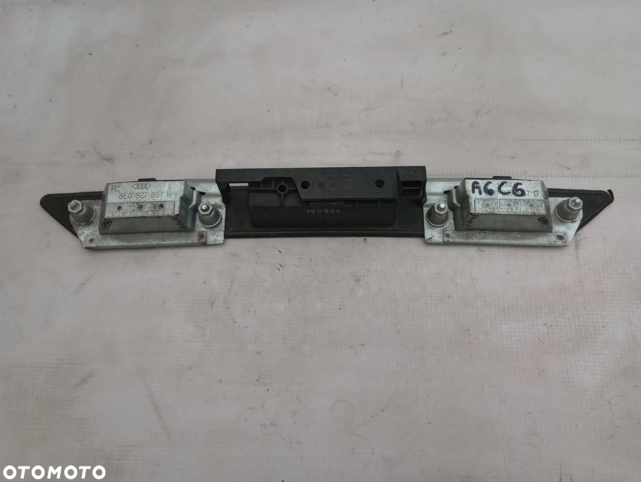 Audi A6 C6 Sedan Blenda Mikrostyk Klapa Tył 8E0827657H - 2